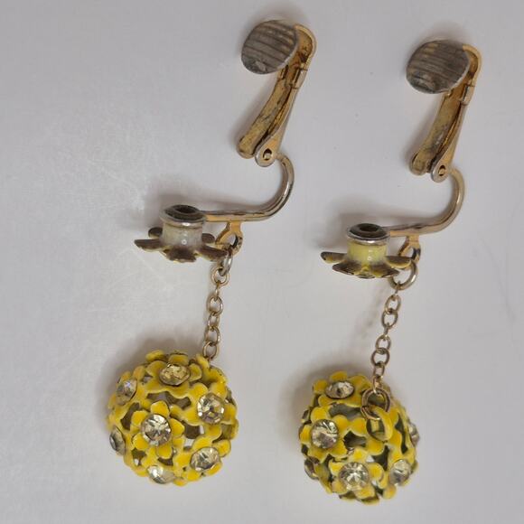 Vintage Yellow Enameled Floral Dangle Drop Clip-on Earrings with Rhinestones - Picture 8 of 9